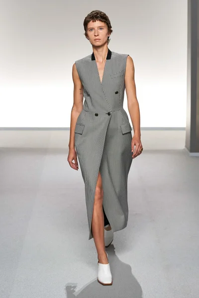 Look 9